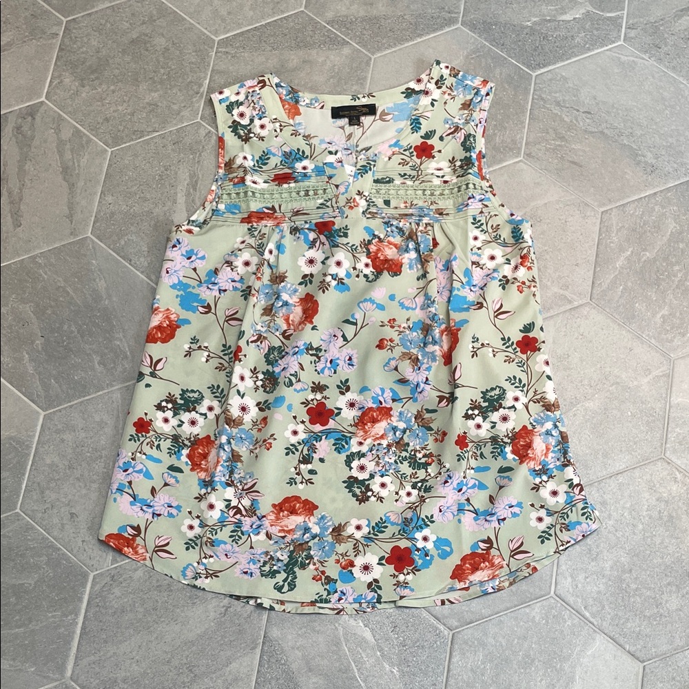 Suzanne Betro Signature by Minnie U Floral Sleeveless Top – Size L – NWT